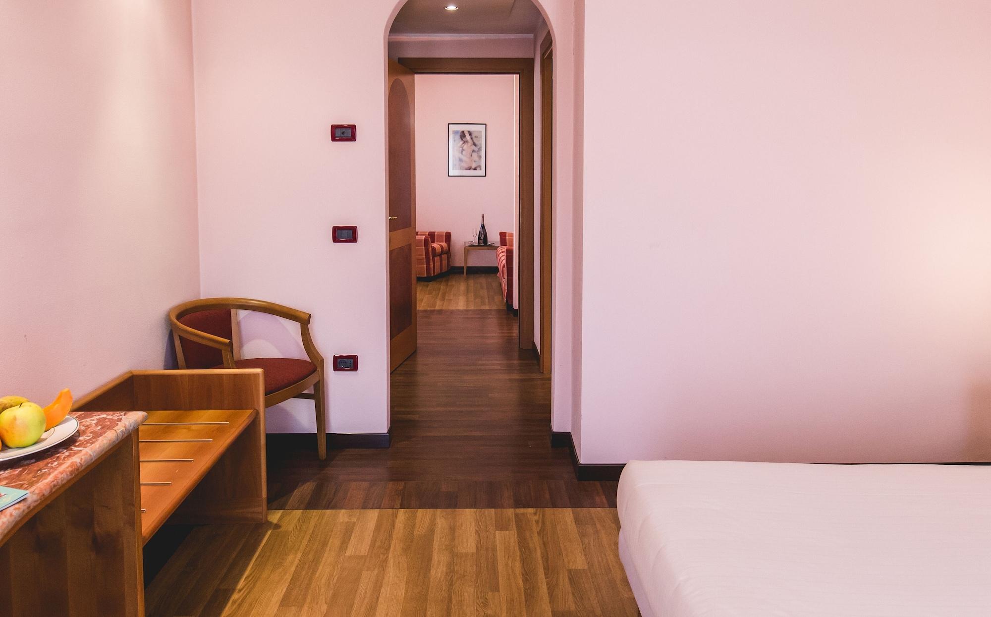 La Fonte Hotel Ome Kültér fotó