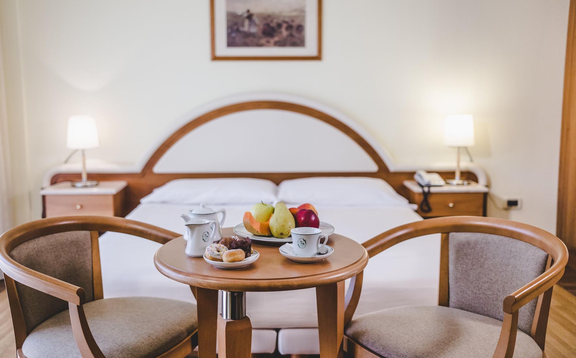 La Fonte Hotel Ome Kültér fotó