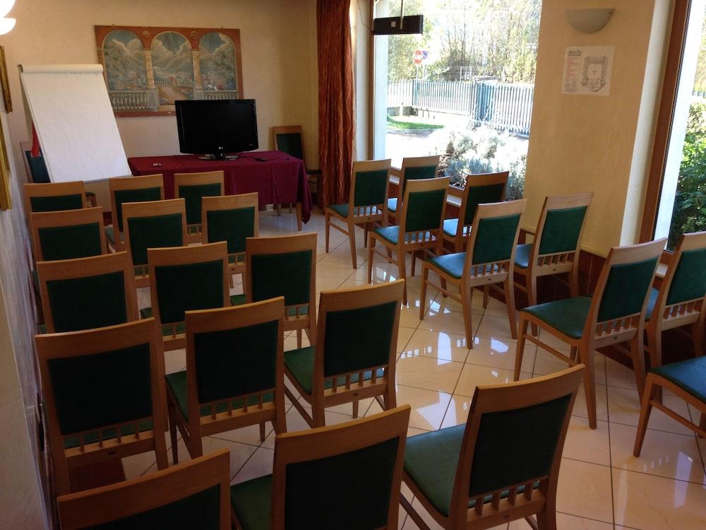 La Fonte Hotel Ome Kültér fotó