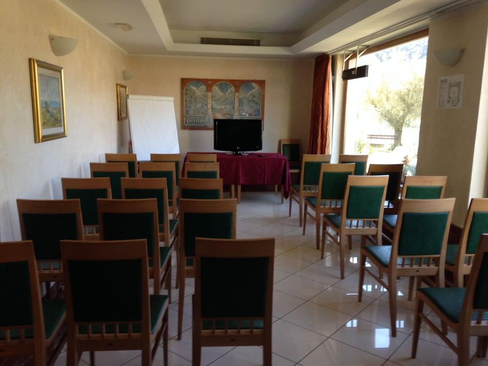 La Fonte Hotel Ome Kültér fotó