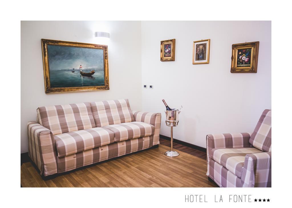 La Fonte Hotel Ome Kültér fotó