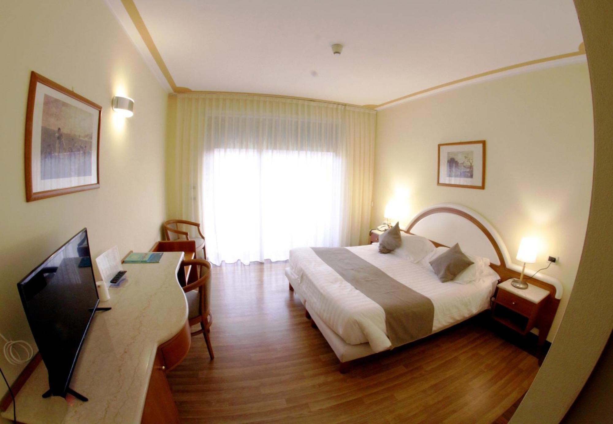 La Fonte Hotel Ome Kültér fotó