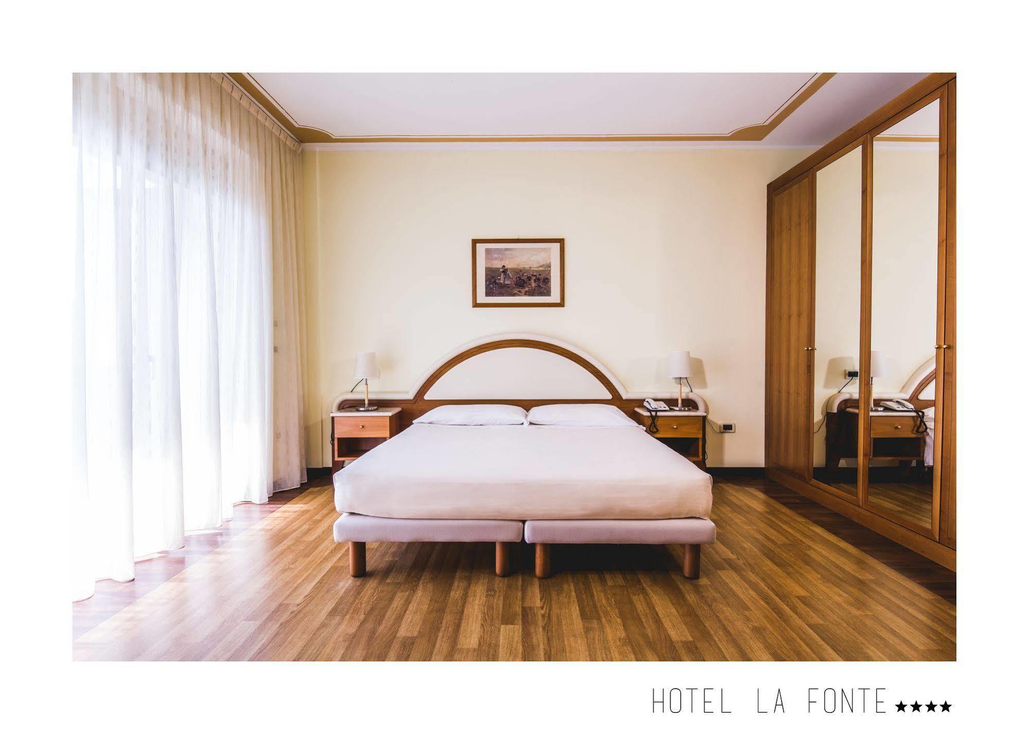La Fonte Hotel Ome Kültér fotó