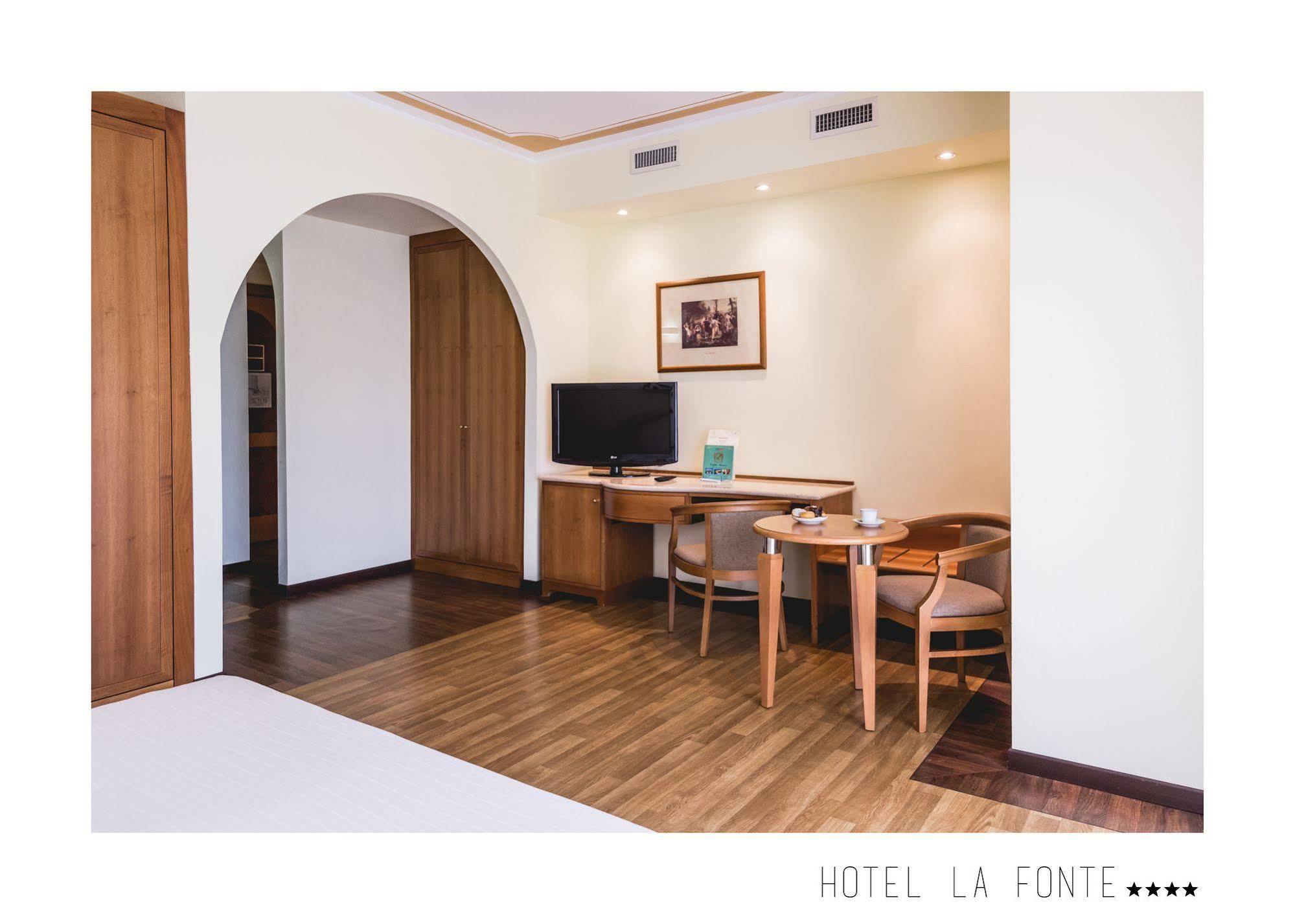 La Fonte Hotel Ome Kültér fotó