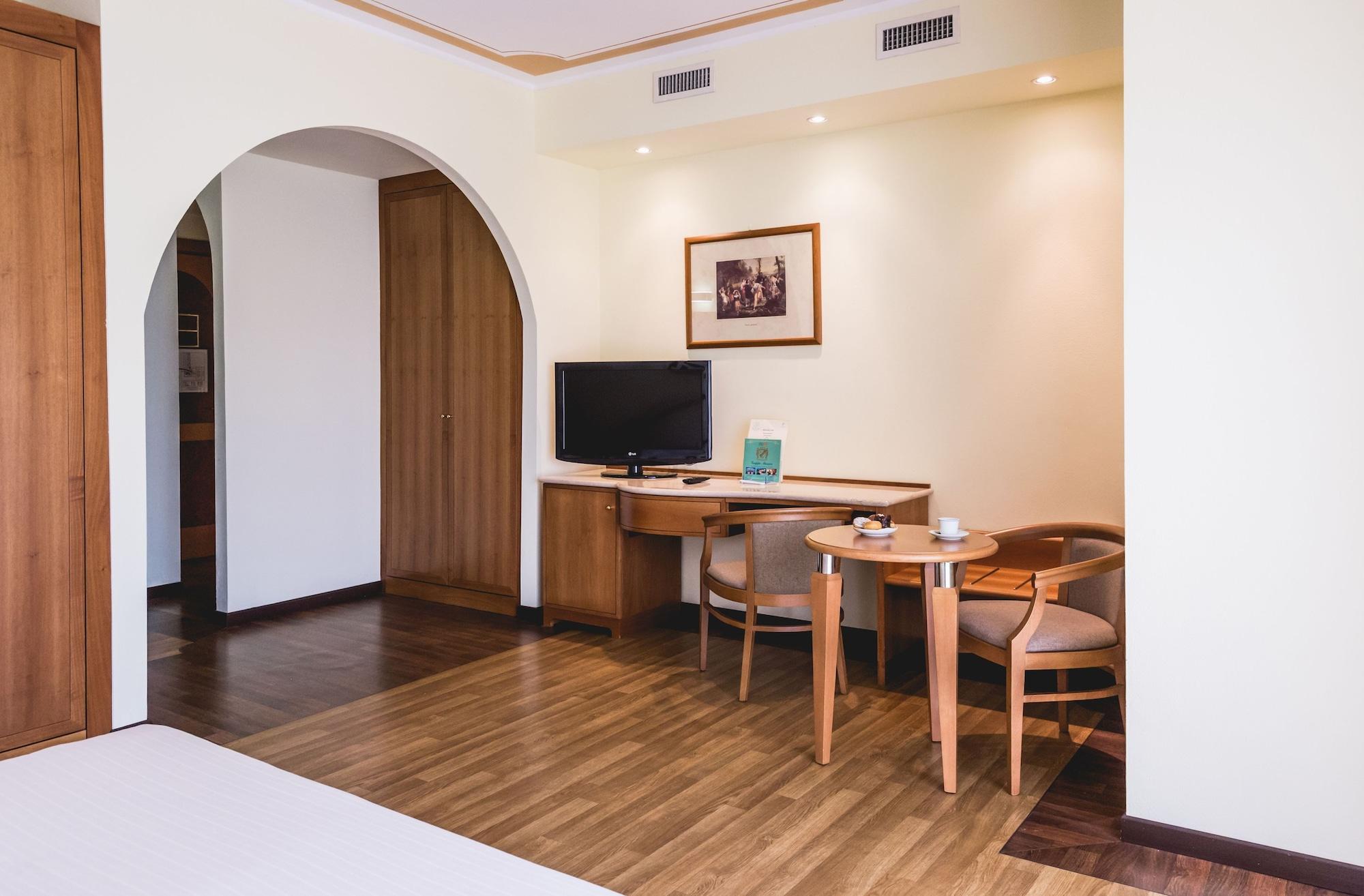 La Fonte Hotel Ome Kültér fotó